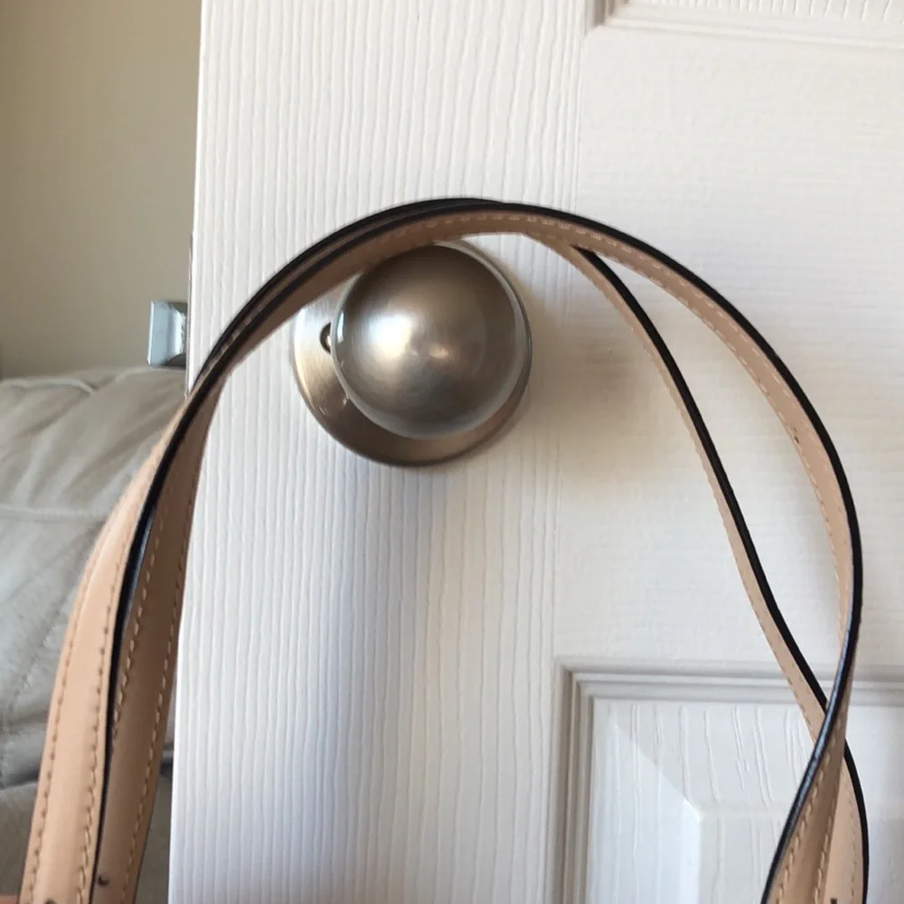 Medium Size Michael Kors Tote - Tan - Picture 10 of 14